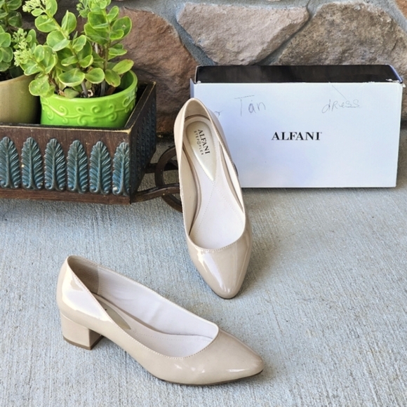 Alfani Women's Daleah Khaki Pointed Toe Classic Patent Pumps Size 8.5 Block Heel - Picture 12 of 15
